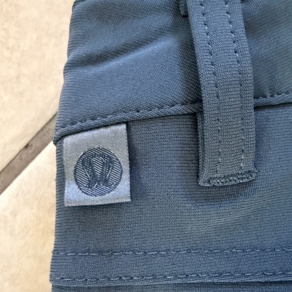 LULULEMON ABC Men's Classic Fit 5 Pockets Classic Fit Blue Color 32Wx31L EUC - Picture 1 of 6